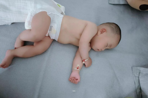 铜陵宝宝老打喷嚏怎么办